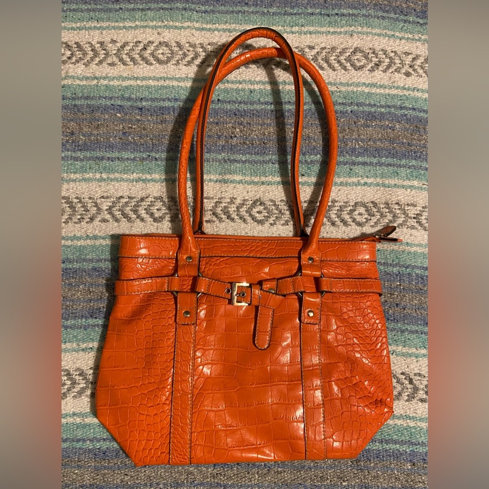 EUC Croft & Barrow Orange Faux Leather Purse
